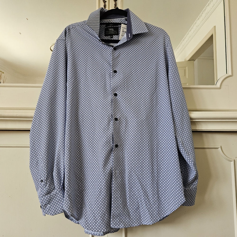 Vince Camuto Blue Dress Shirt with Button Down Collar and Long Sleeves